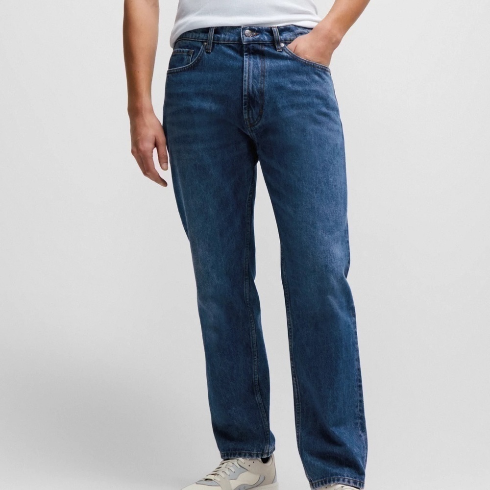 Hugo Boss Regular Fit Straight Leg Stretch Denim Jeans Medium Blue Wash - US 29